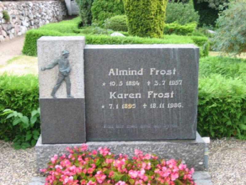 Karen Frost  .jpg